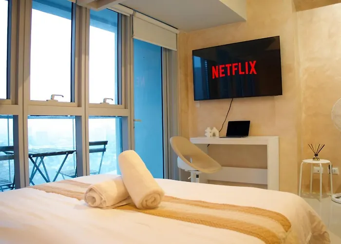 Entire Bgc Uptown 1br Balcony View With Fast Wi-fi Appartement