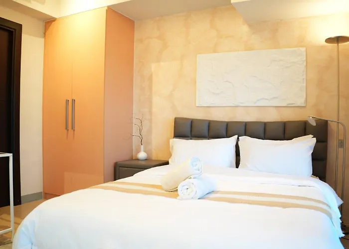 Entire Bgc Uptown 1br Balcony View With Fast Wi-fi Appartement