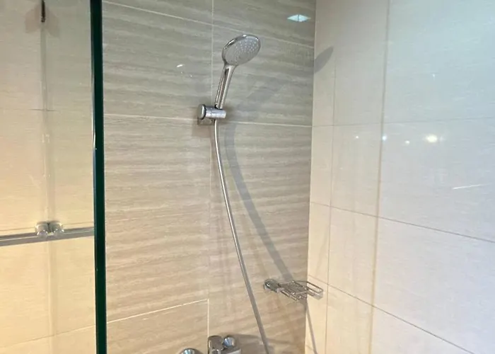 Entire Bgc Uptown 1br Balcony View With Fast Wi-fi * Manille