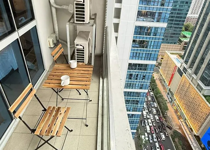 Entire Bgc Uptown 1br Balcony View With Fast Wi-fi Appartement